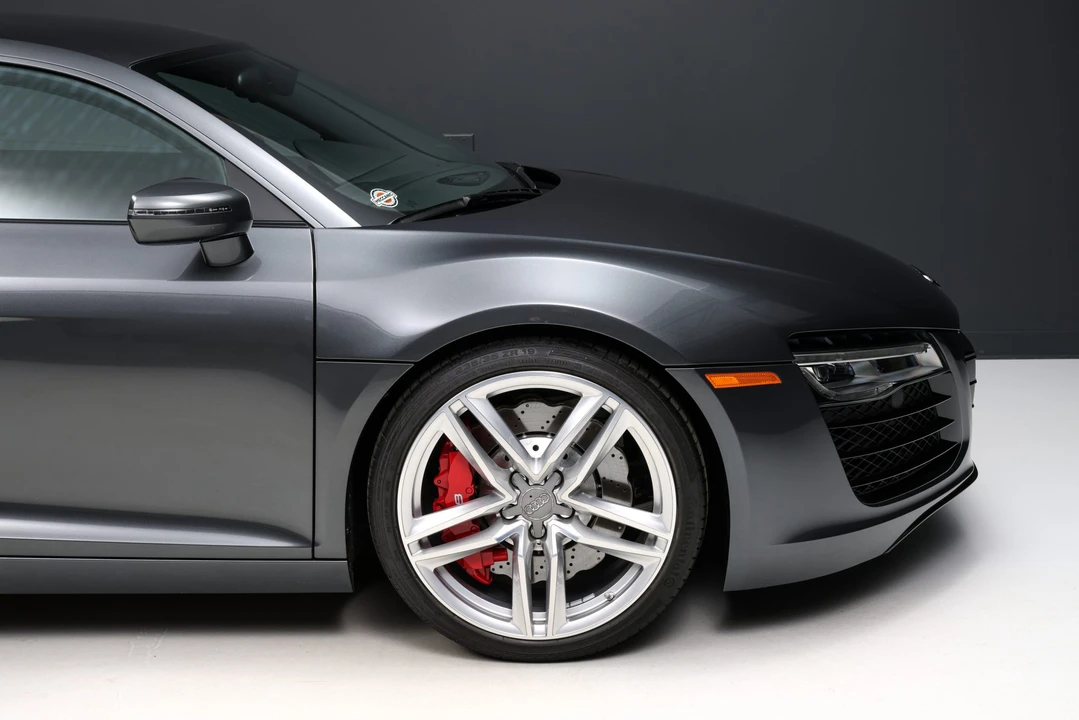 2015 Audi 42 R8 - Image 28 of 31