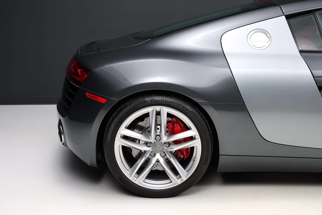 2015 Audi 42 R8 - Image 25 of 31
