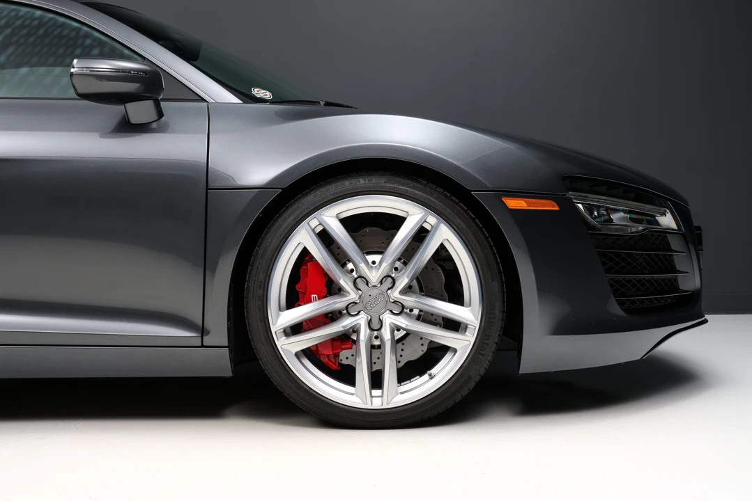 2015 Audi 42 R8 - Image 29 of 31