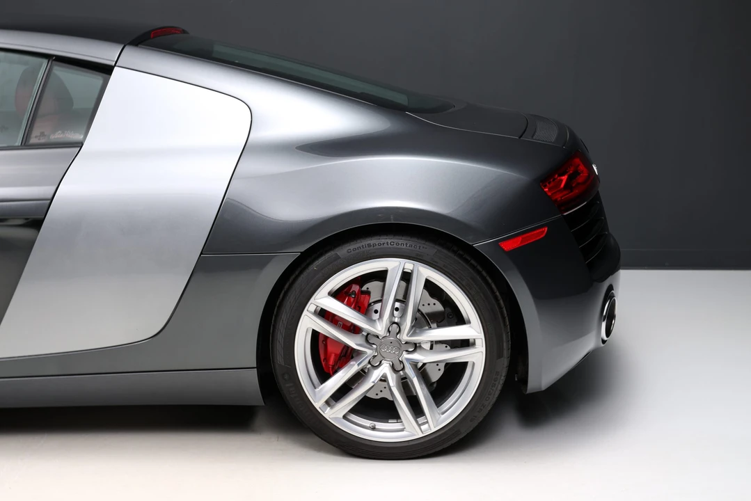2015 Audi 42 R8 - Image 22 of 31