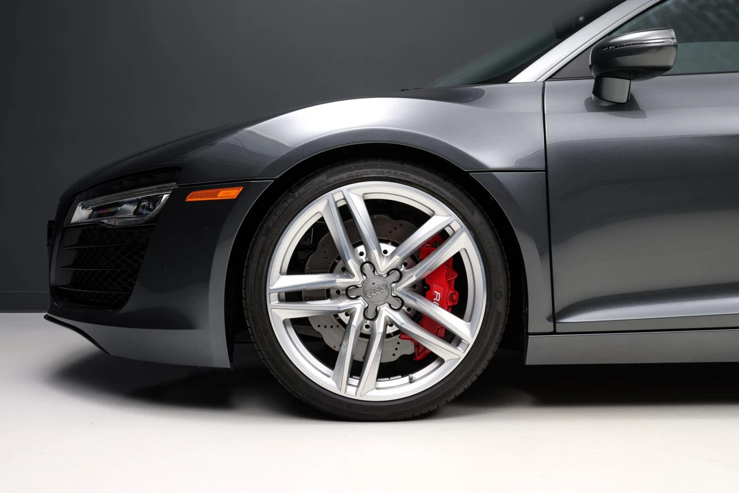 2015 Audi 42 R8 - Image 19 of 31