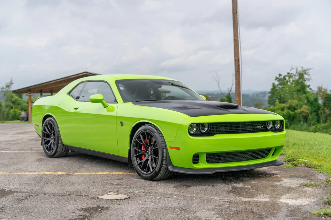 2015 Dodge Challenger SRT Hellcat 3rd Gen - Image 10 of 31