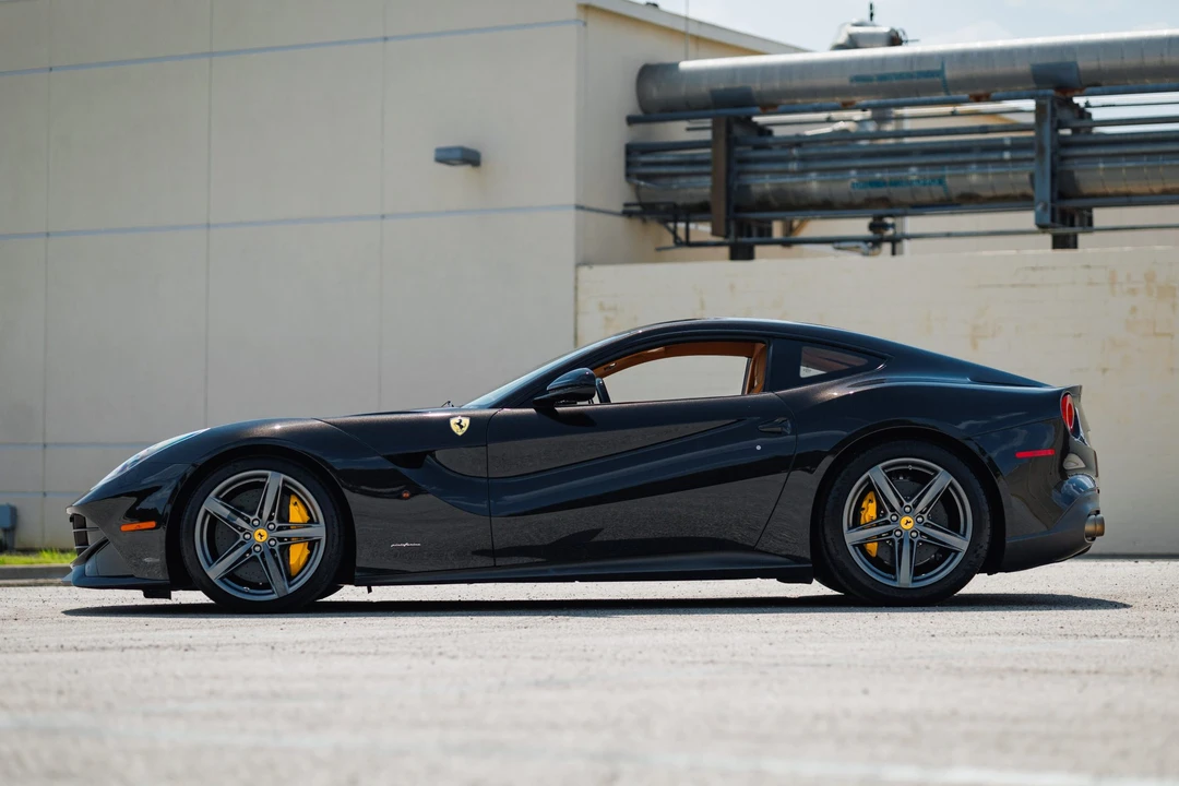 2015 Ferrari F12berlinetta - Image 15 of 31