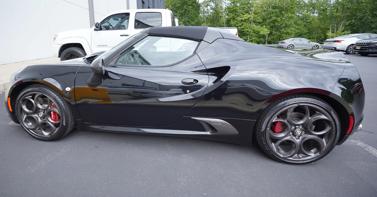 2016 Alfa Romeo 4C Spider - Image 8 of 31