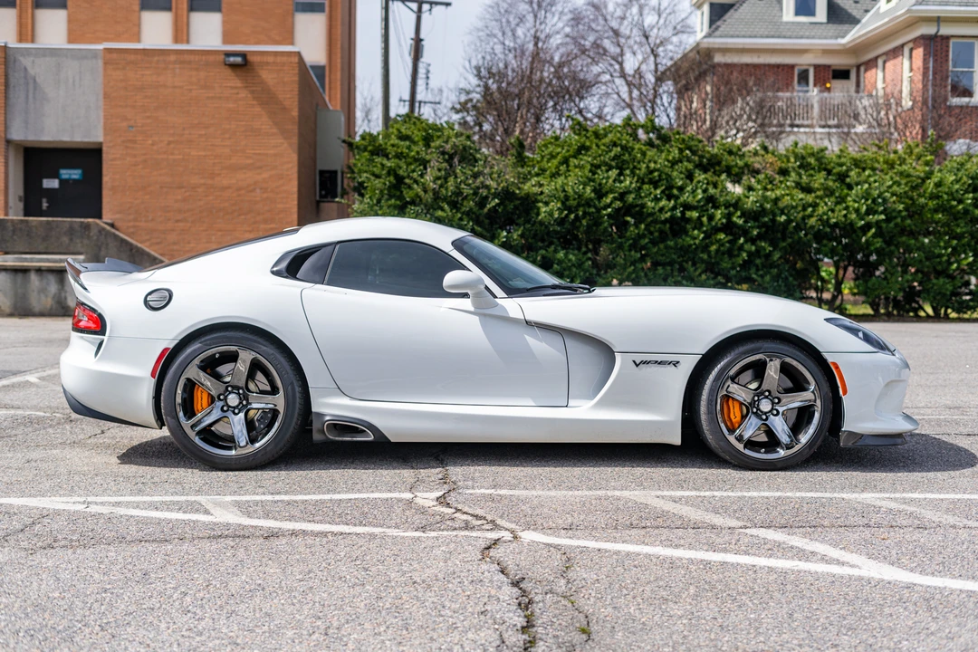 2017 Dodge Viper 5th Gen - Image 2 of 31