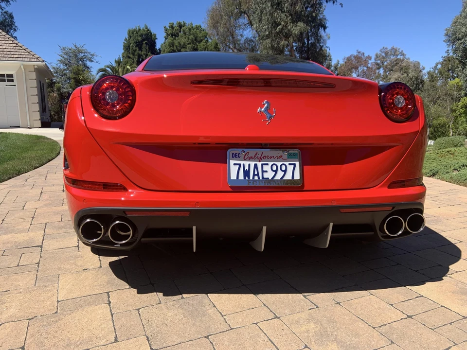 2017 Ferrari California T - Image 12 of 31