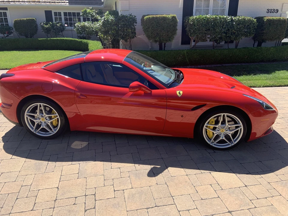 2017 Ferrari California T - Image 18 of 31