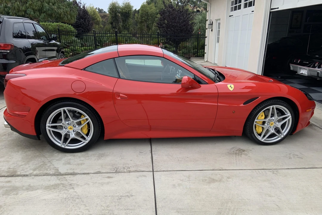 2017 Ferrari California T - Image 19 of 31