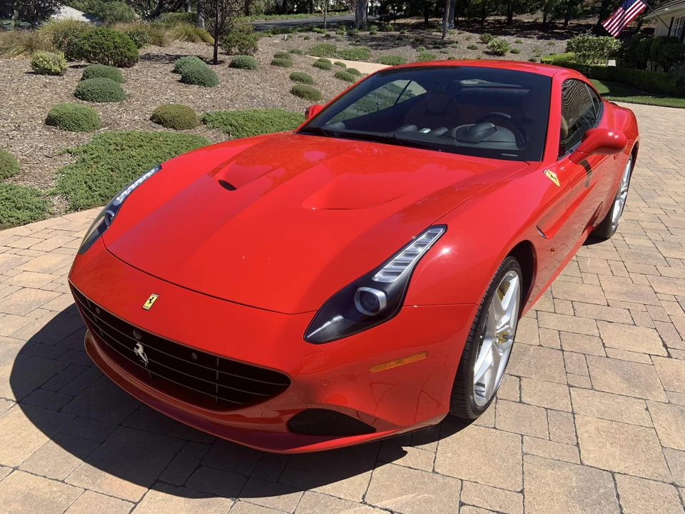 2017 Ferrari California T - Image 4 of 31