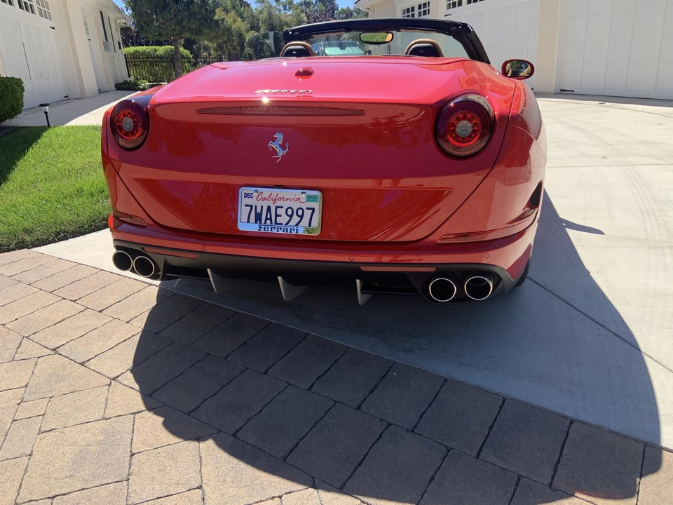 2017 Ferrari California T - Image 29 of 31