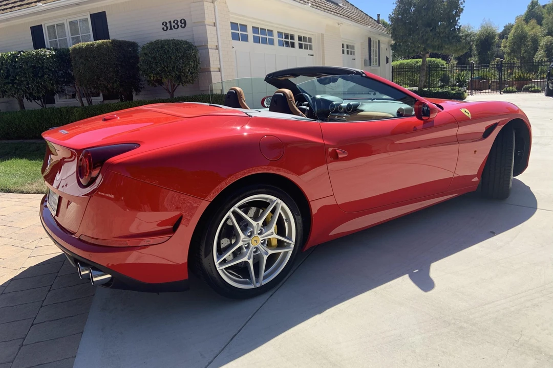 2017 Ferrari California T - Image 31 of 31