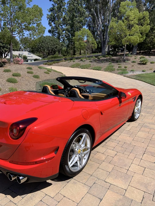 2017 Ferrari California T - Image 30 of 31
