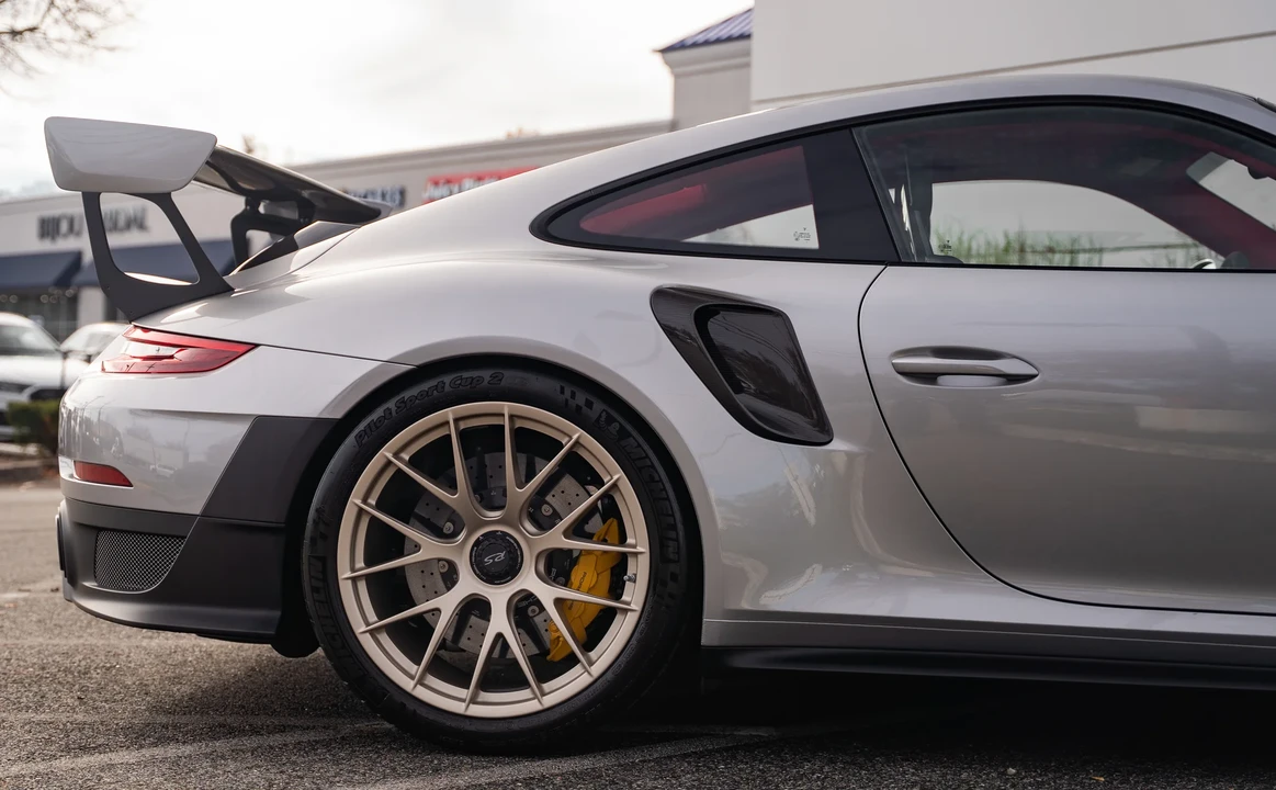 2018 Porsche 991 GT2 RS - Image 29 of 31