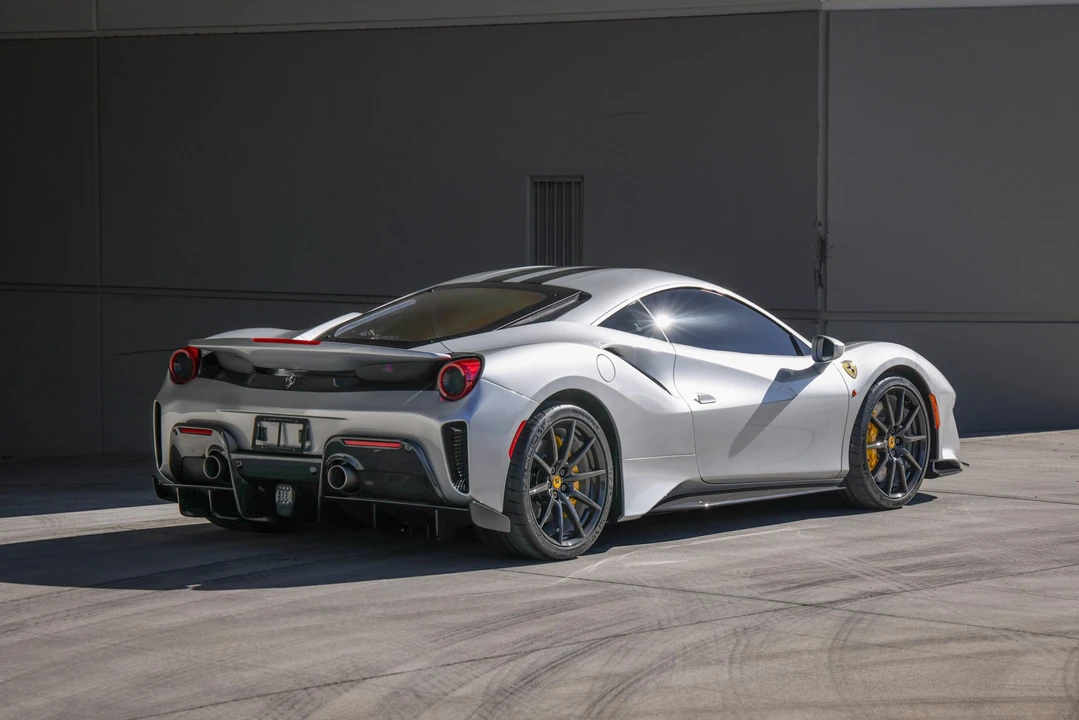 2019 Ferrari 488 Pista - Image 19 of 31