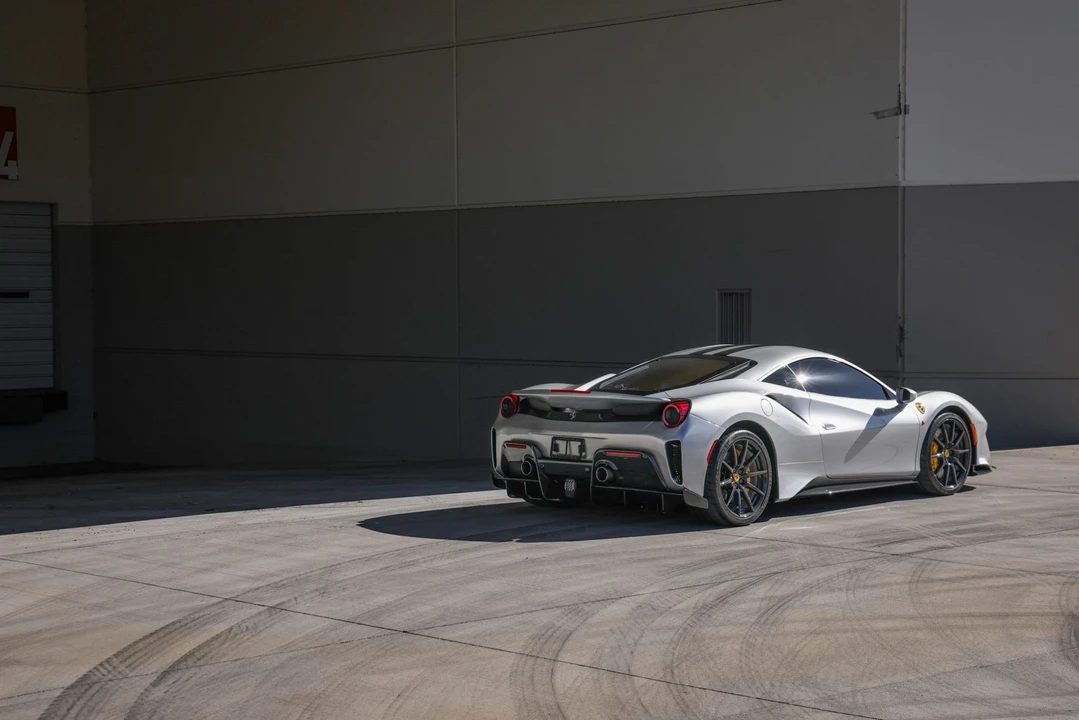 2019 Ferrari 488 Pista - Image 18 of 31
