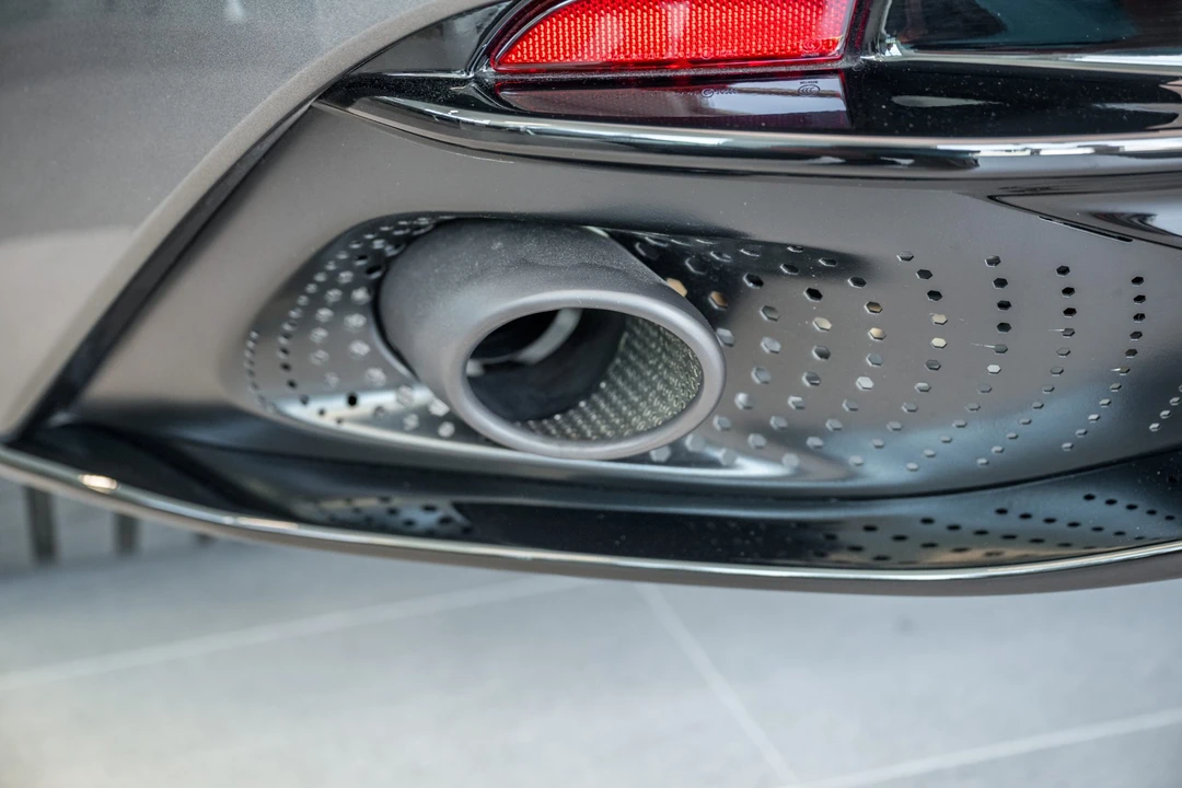 2020 Aston Martin DB11 AMR - Image 25 of 31
