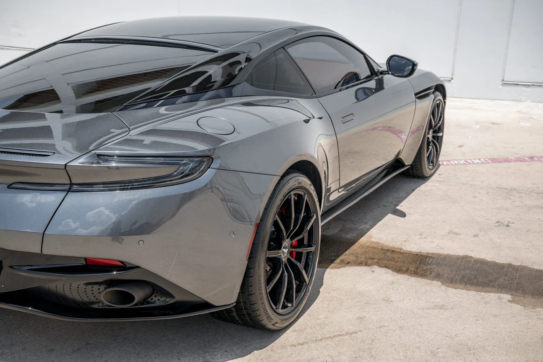 2020 Aston Martin DB11 AMR - Image 27 of 31