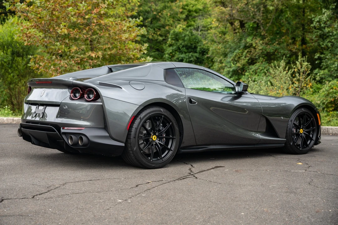2021 Ferrari 812 GTS - Image 17 of 31