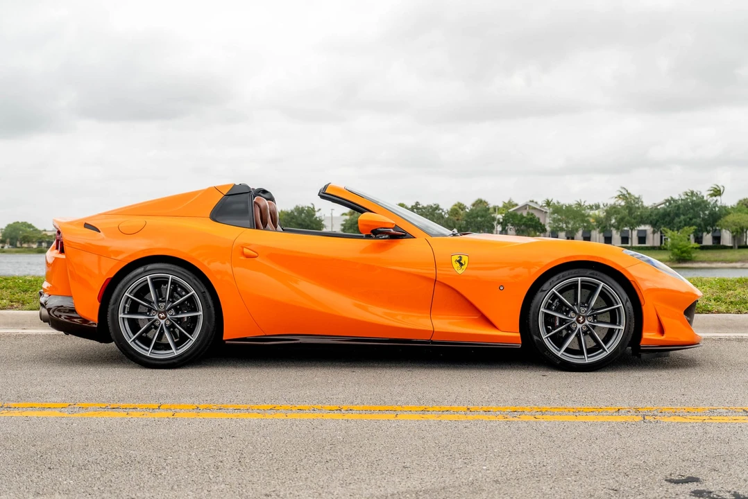 2021 Ferrari 812 GTS - Image 9 of 31