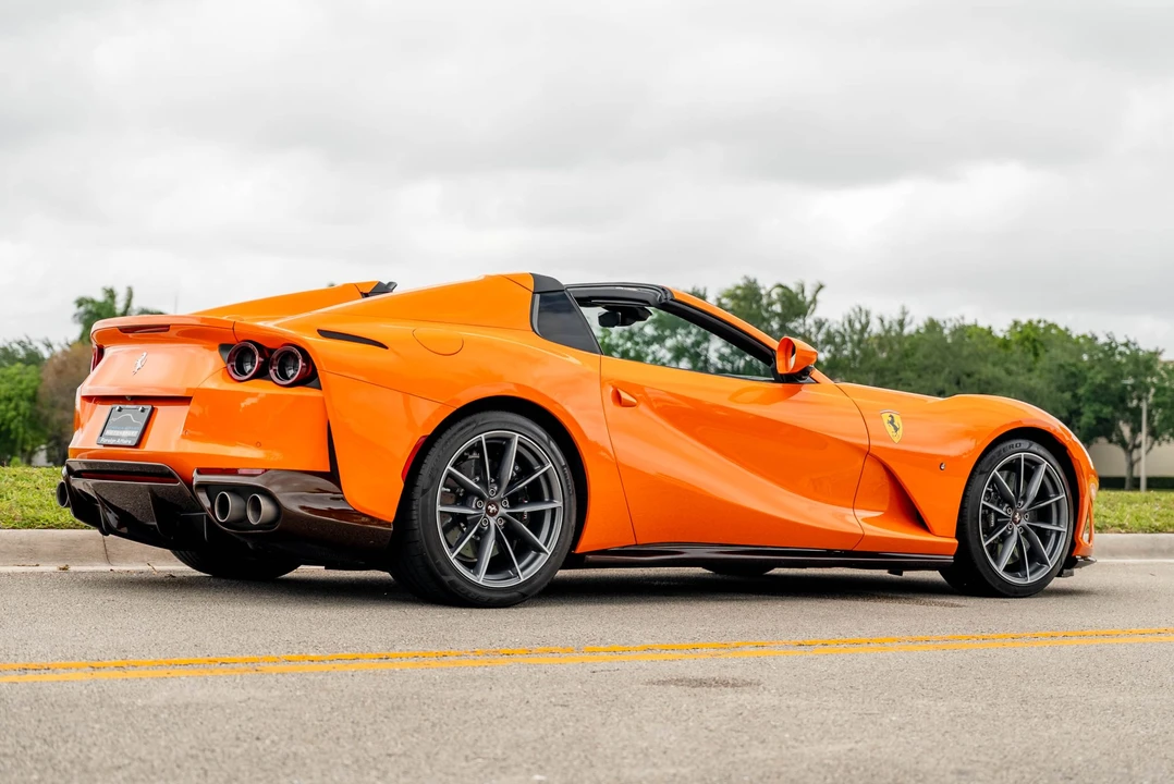 2021 Ferrari 812 GTS - Image 11 of 31