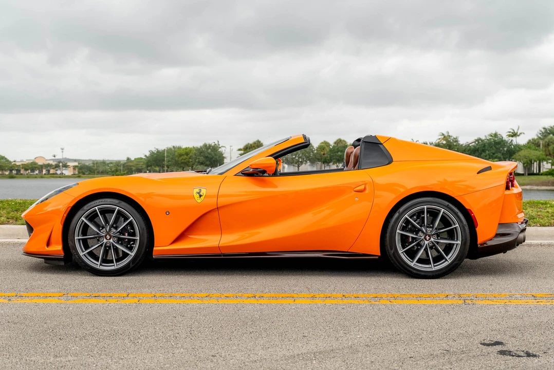 2021 Ferrari 812 GTS - Image 16 of 31