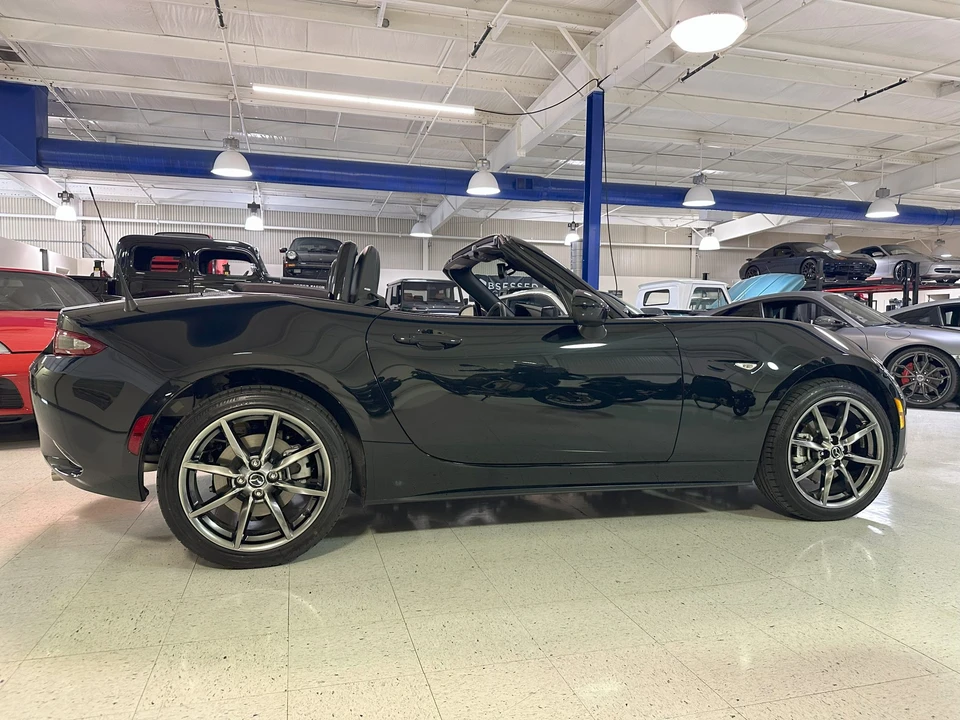 2021 Mazda ND MX-5 Miata - Image 17 of 31