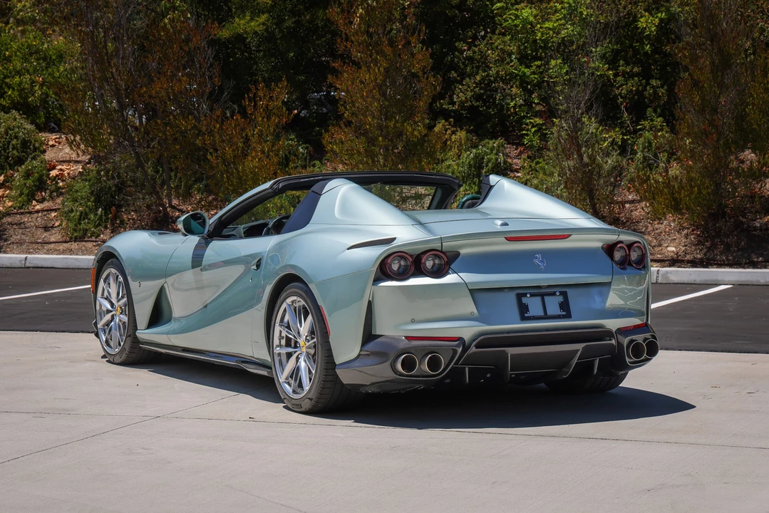 2022 Ferrari 812 GTS - Image 16 of 31