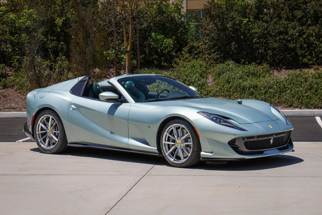 2022 Ferrari 812 GTS - Image 7 of 31