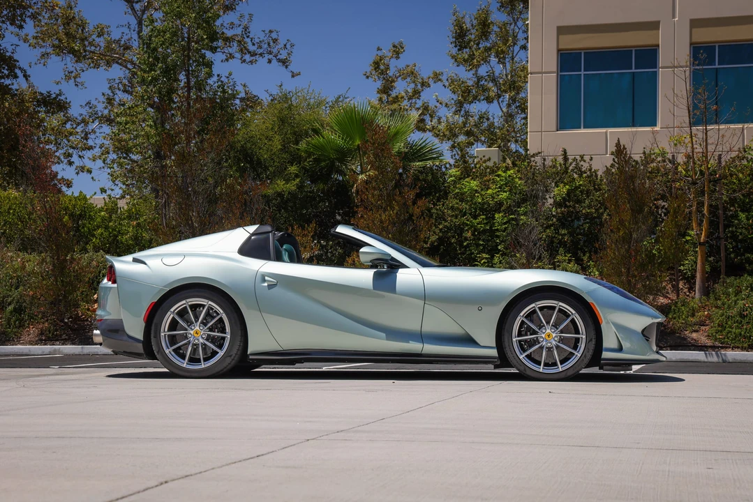 2022 Ferrari 812 GTS - Image 10 of 31