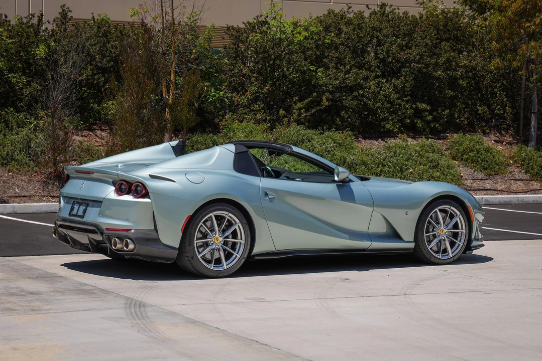 2022 Ferrari 812 GTS - Image 12 of 31