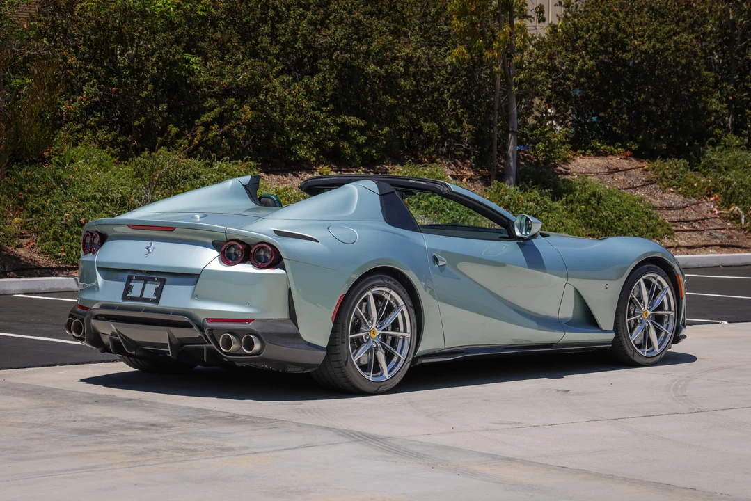 2022 Ferrari 812 GTS - Image 13 of 31