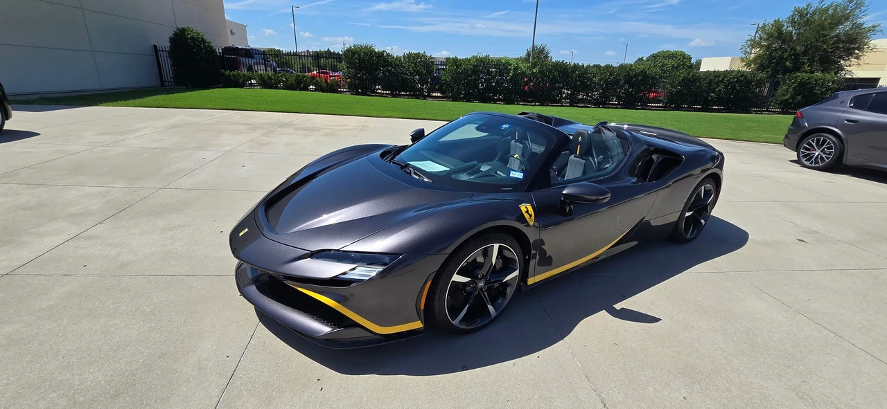 2022 Ferrari SF90 Spider - Image 2 of 31