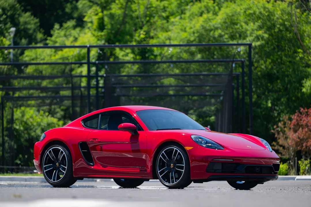 2022 Porsche 718 Cayman GTS 4.0 - Image 18 of 31