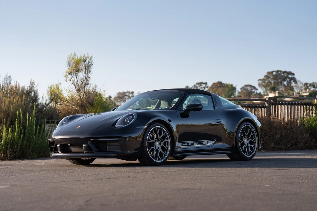 2022 Porsche 992 Targa 4 & 4S - Image 2 of 31