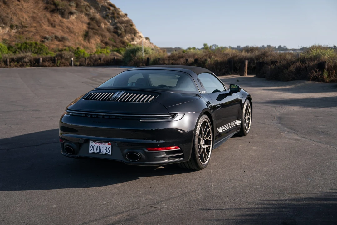 2022 Porsche 992 Targa 4 & 4S - Image 7 of 31