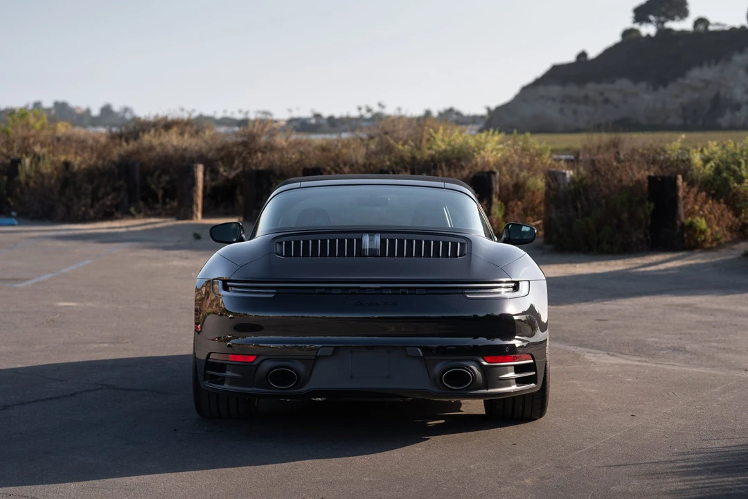 2022 Porsche 992 Targa 4 & 4S - Image 9 of 31