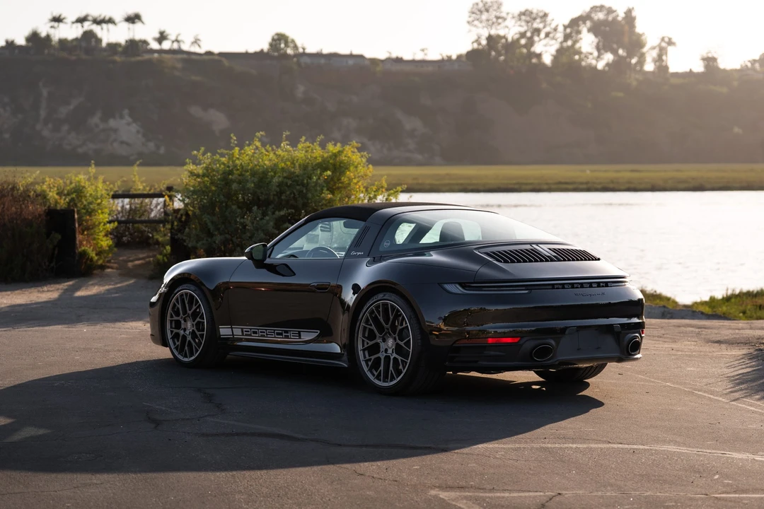 2022 Porsche 992 Targa 4 & 4S - Image 10 of 31