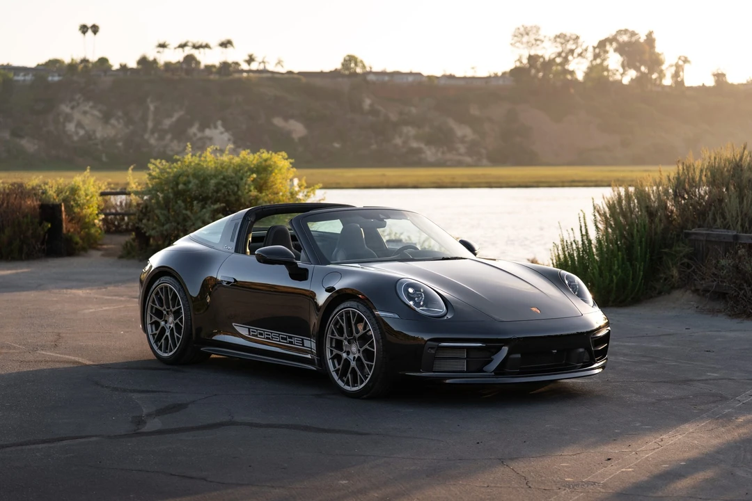 2022 Porsche 992 Targa 4 & 4S - Image 12 of 31