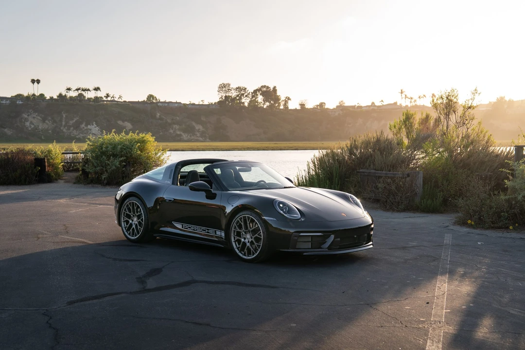 2022 Porsche 992 Targa 4 & 4S - Image 14 of 31