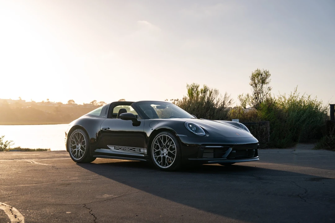 2022 Porsche 992 Targa 4 & 4S - Image 15 of 31