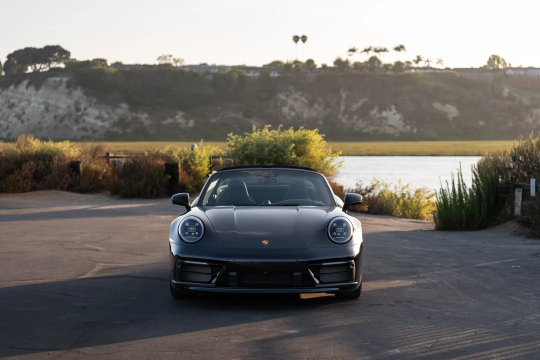 2022 Porsche 992 Targa 4 & 4S - Image 17 of 31