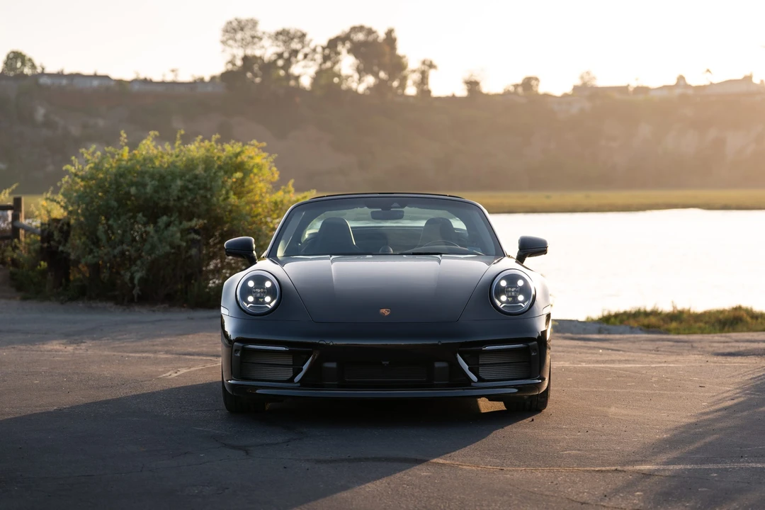 2022 Porsche 992 Targa 4 & 4S - Image 18 of 31