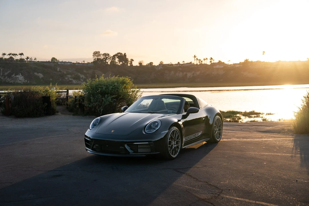2022 Porsche 992 Targa 4 & 4S - Image 22 of 31