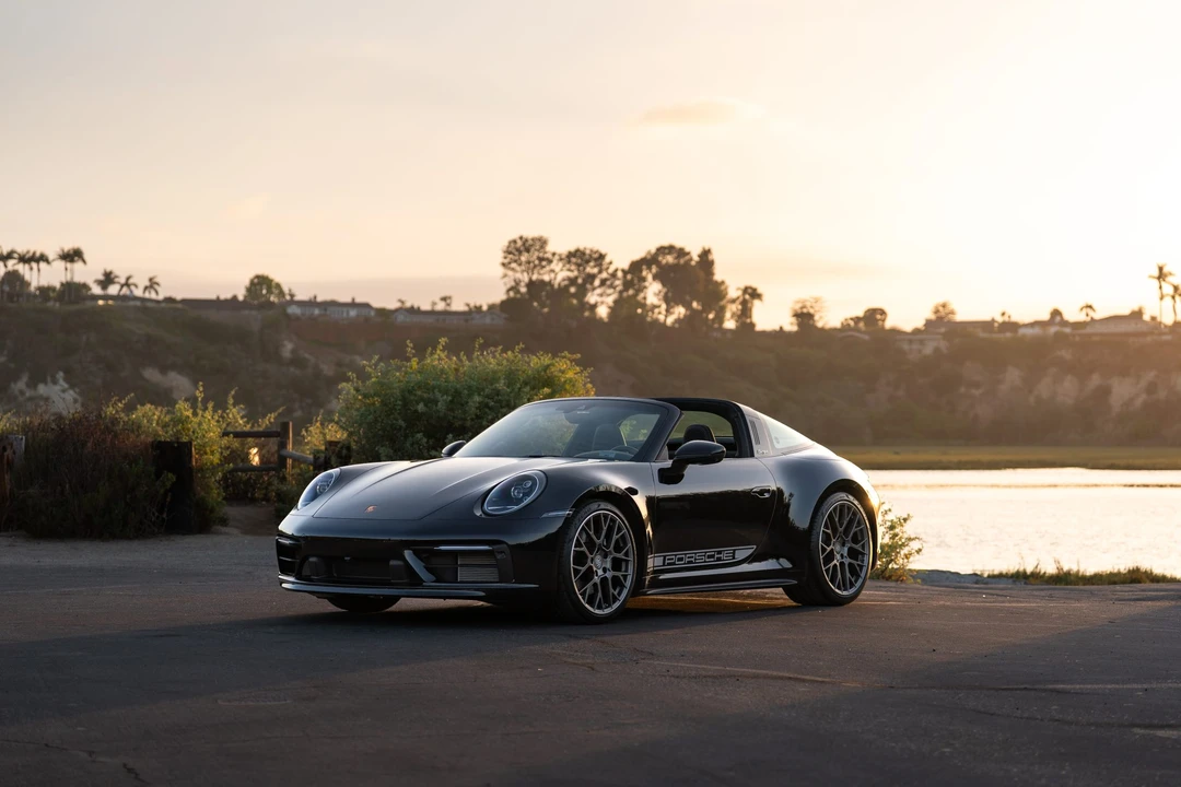2022 Porsche 992 Targa 4 & 4S - Image 25 of 31