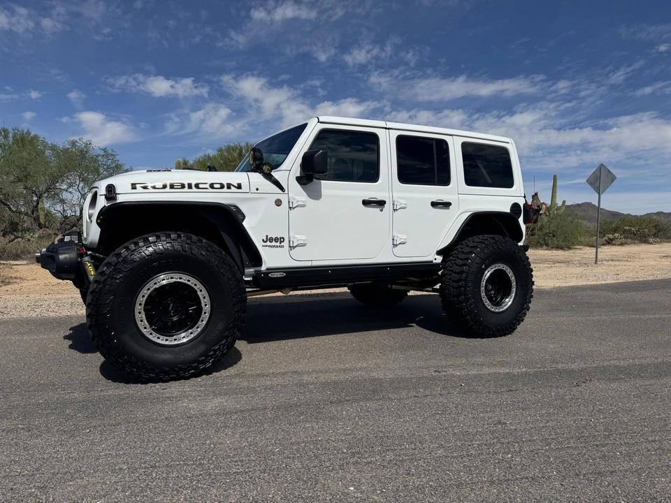 2022 Jeep JL Wrangler - Image 2 of 31