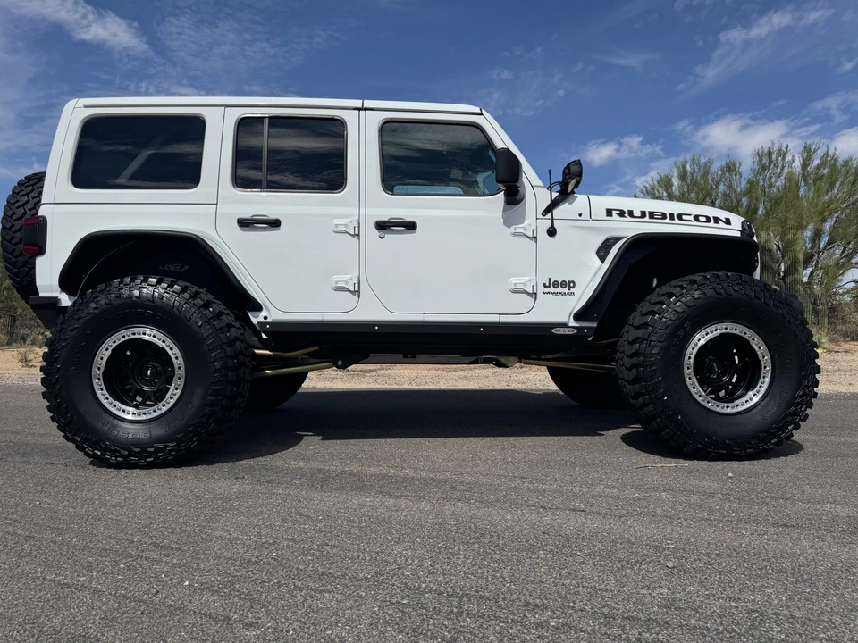2022 Jeep JL Wrangler - Image 16 of 31