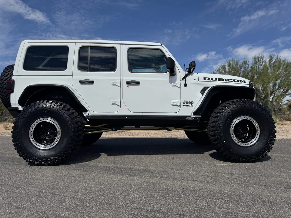 2022 Jeep JL Wrangler - Image 15 of 31