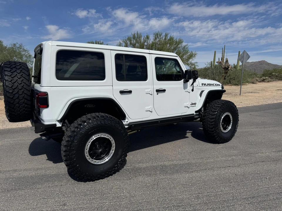 2022 Jeep JL Wrangler - Image 14 of 31
