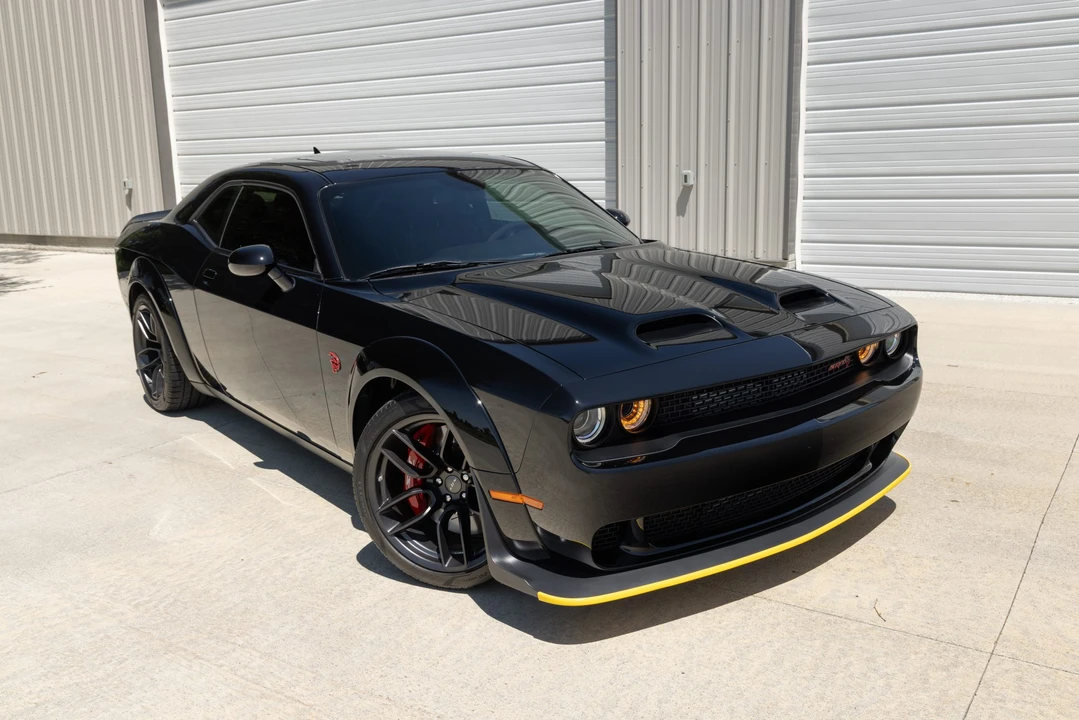 2023 Dodge Challenger SRT Hellcat 3rd Gen - Image 15 of 31