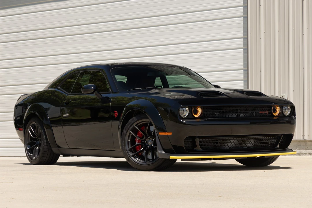 2023 Dodge Challenger SRT Hellcat 3rd Gen - Image 16 of 31